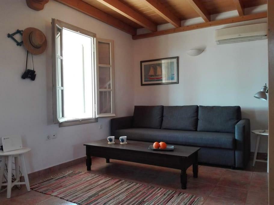 Вилла Sunny House With Amazing View For 4+2 Persons Плака Экстерьер фото