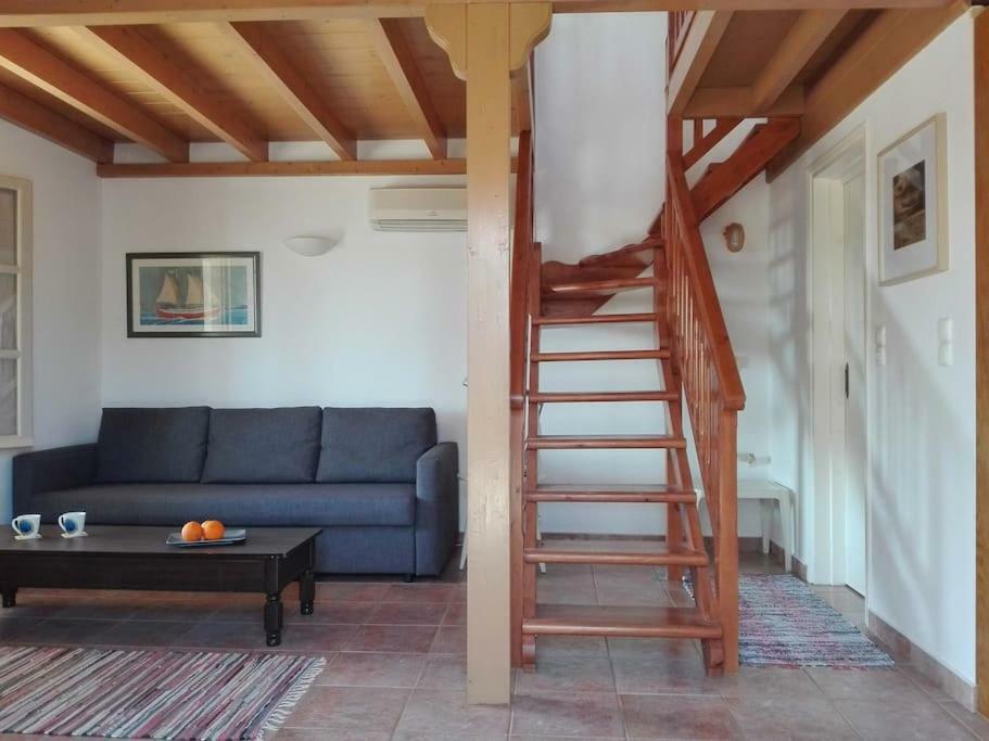 Вилла Sunny House With Amazing View For 4+2 Persons Плака Экстерьер фото