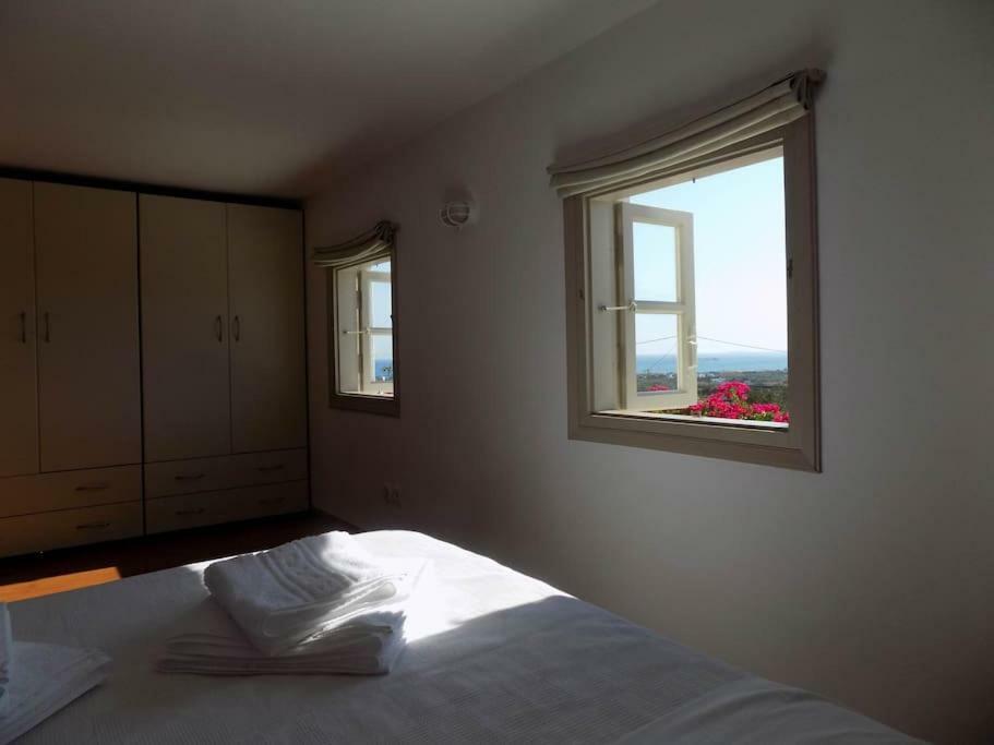 Вилла Sunny House With Amazing View For 4+2 Persons Плака Экстерьер фото